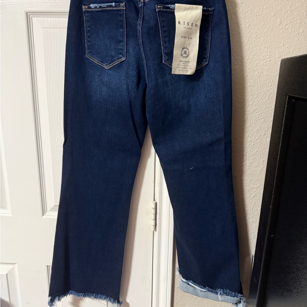 Blue Ankle Cropped Jeans with Frayed Hem